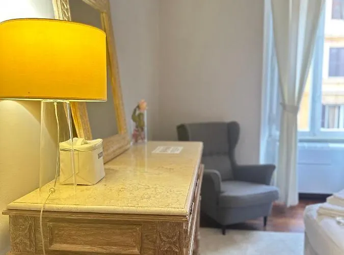 Lounge - *